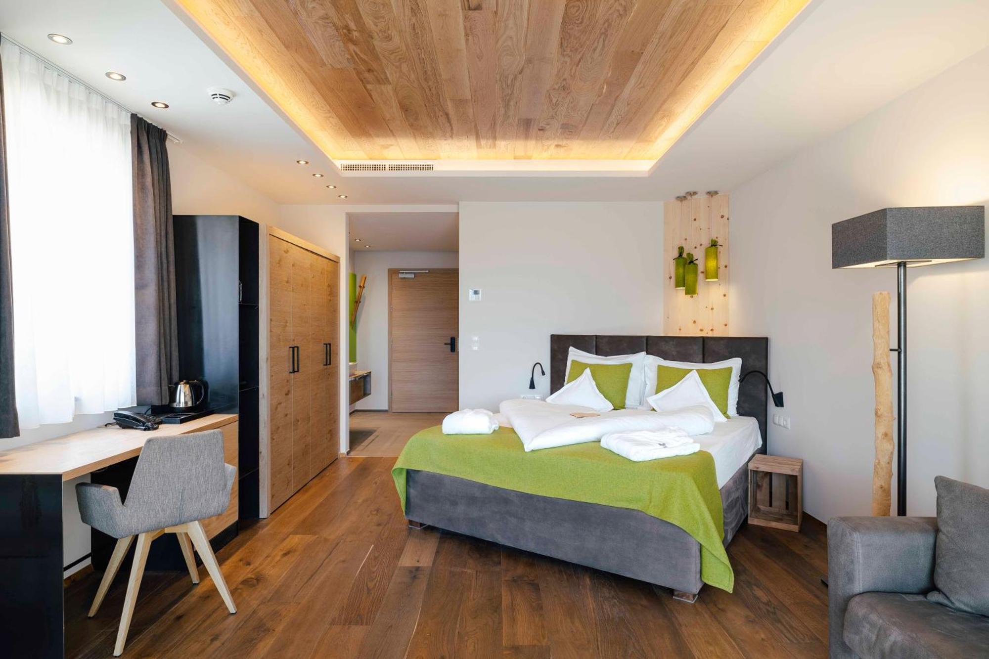 Hotel Pfeiss Лана Екстер'єр фото