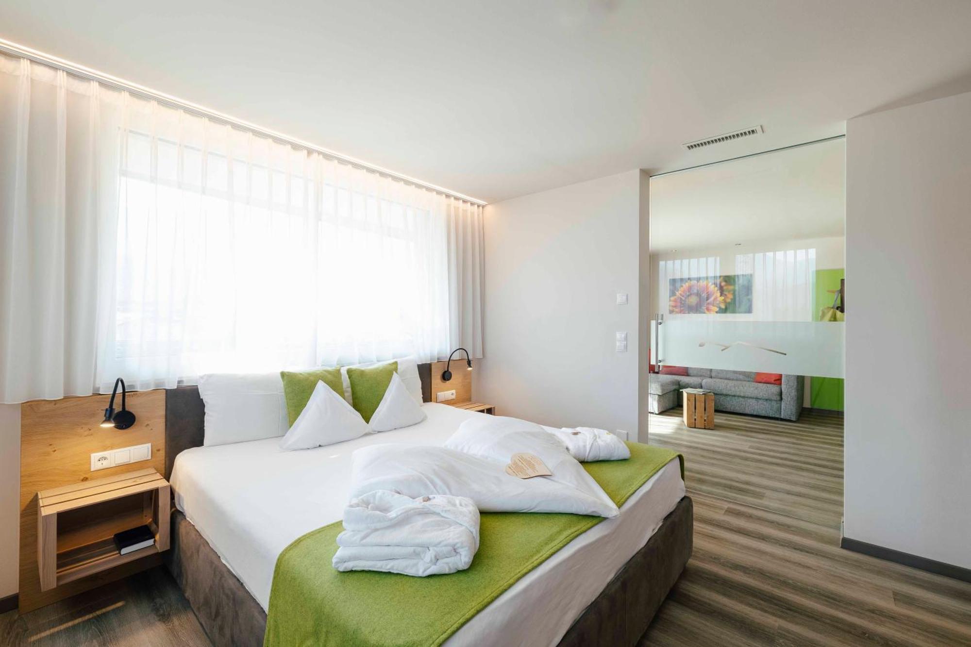 Hotel Pfeiss Лана Екстер'єр фото
